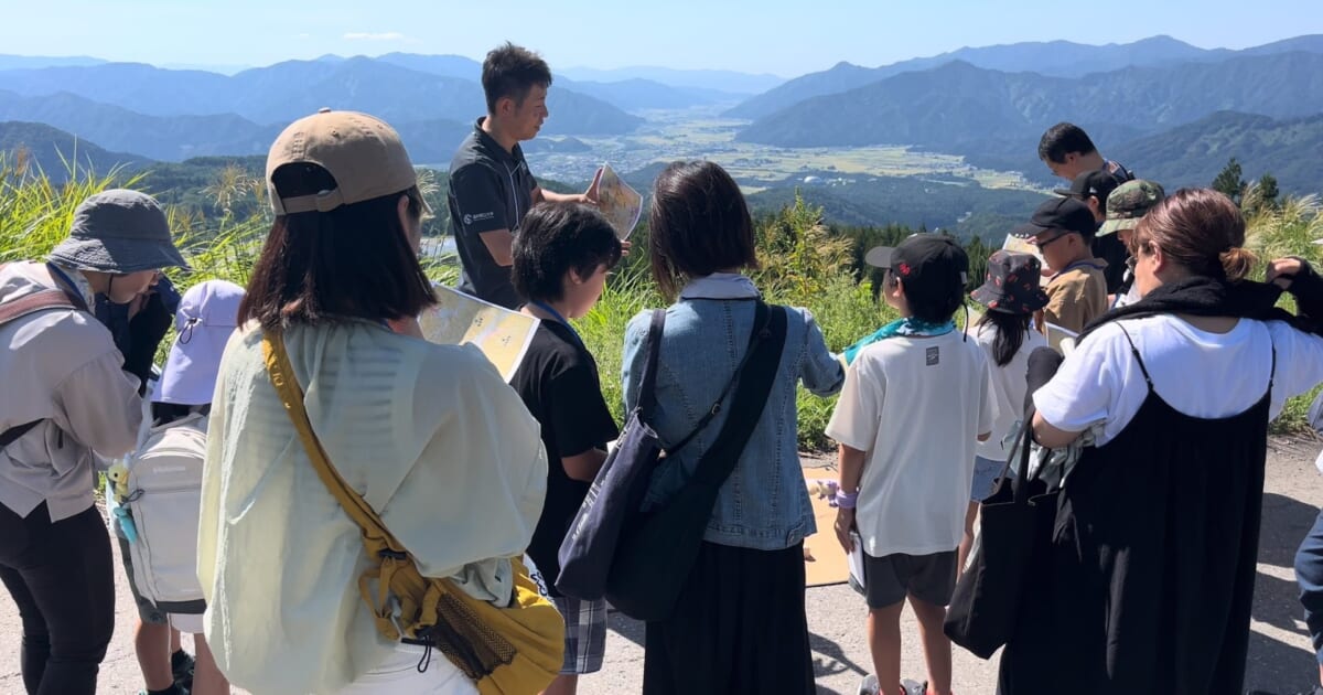 ～福井県立大学恐竜学部の先生や学部生とめぐる～　恐 竜 体 験 合 宿